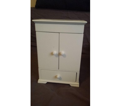 Boîte à bijoux blanche en bois en forme d’armoire 1 tiroir et 2 portes avec coffre en haut
