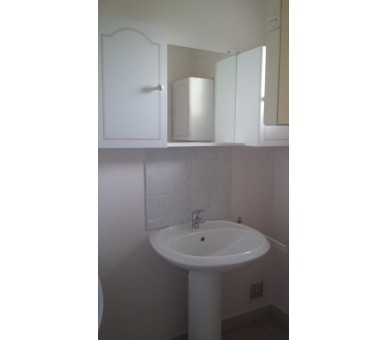 Vasque robinet meuble miroir salle de bain