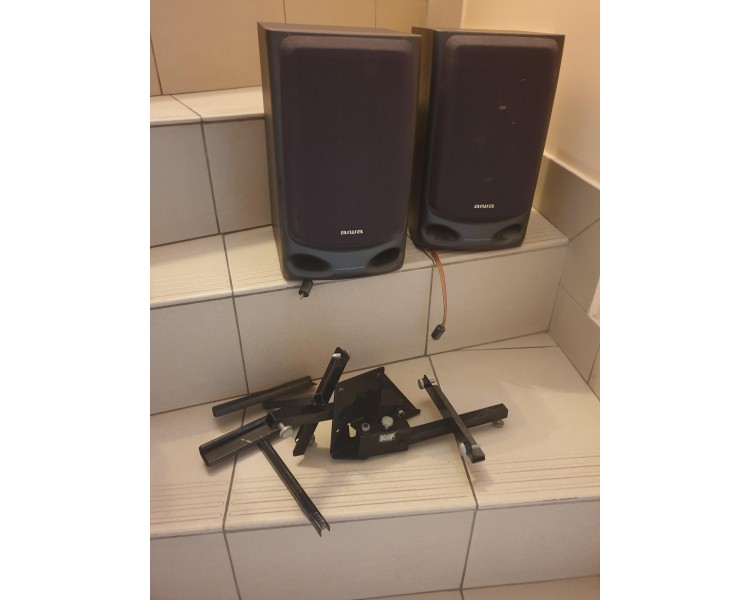 ENCEINTES AIWA VENDUES AVEC SOCLE D’ACCROCHE MURAL PIVOTANT