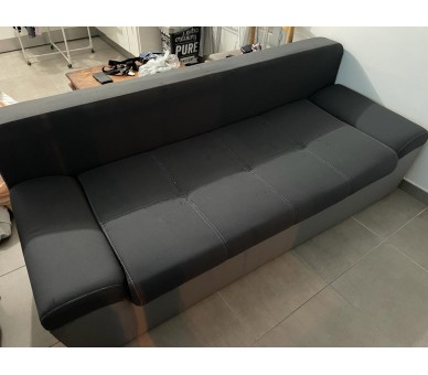 Canapé gris avec coffre de rangement