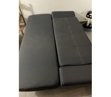 Canapé gris avec coffre de rangement