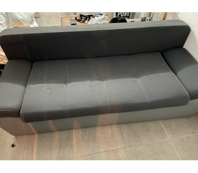 Canapé gris avec coffre de rangement