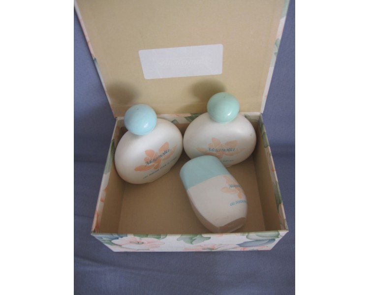 Magnolia Lait parfumé pour le corps et Bain crème parfumé et Gel douche parfumé