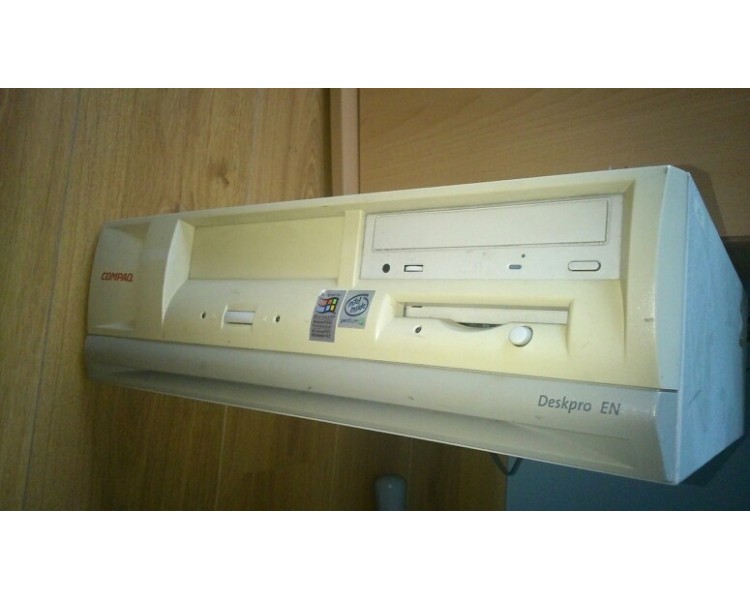 Ordinateur de bureau COMPAQ Deskpro EN