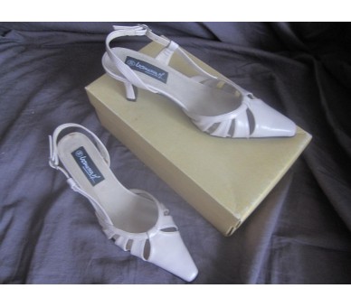 Escarpins décolletés beiges rosés en cuir Vanessa