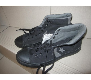 Converses montantes noires